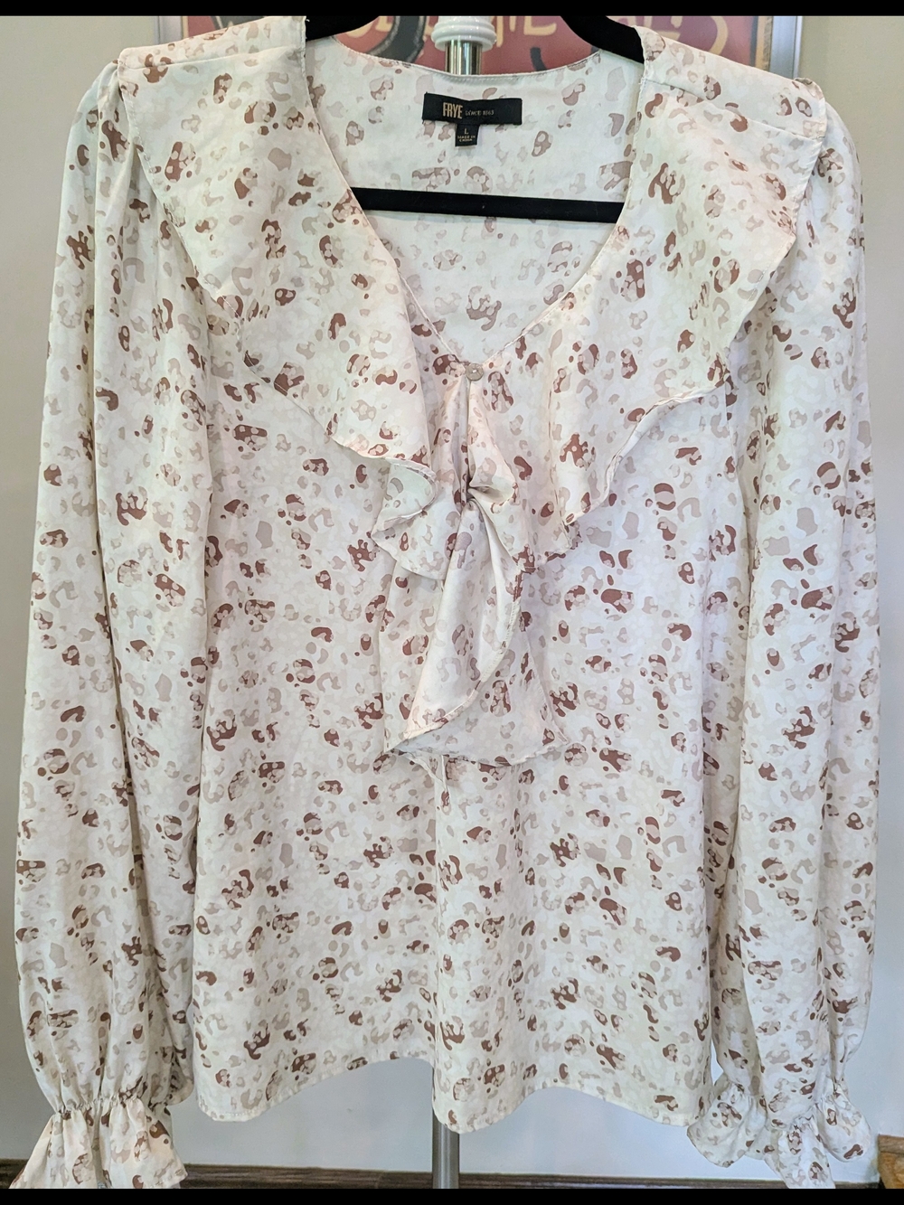 Frye Saltbreeze Combo Ivory & Brown Ruffled Long Sleeve Blouse Size L $30